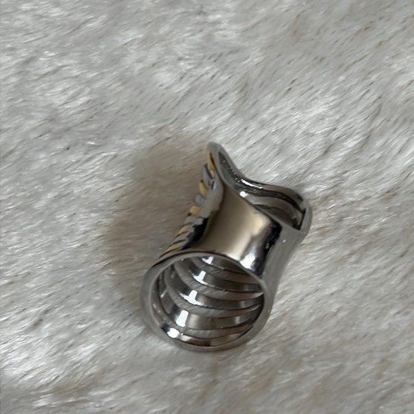 Mixed metal wide statement ring - Picture 3 of 4
